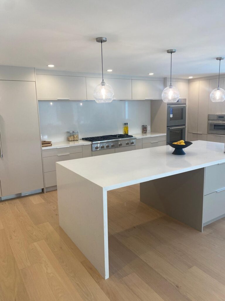 Modern Gray and Quartz Kitchen